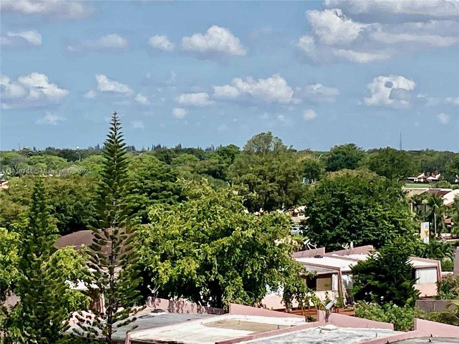 Small Image of 13951 KENDALE LAKES CIR #604-A, Miami Number 17