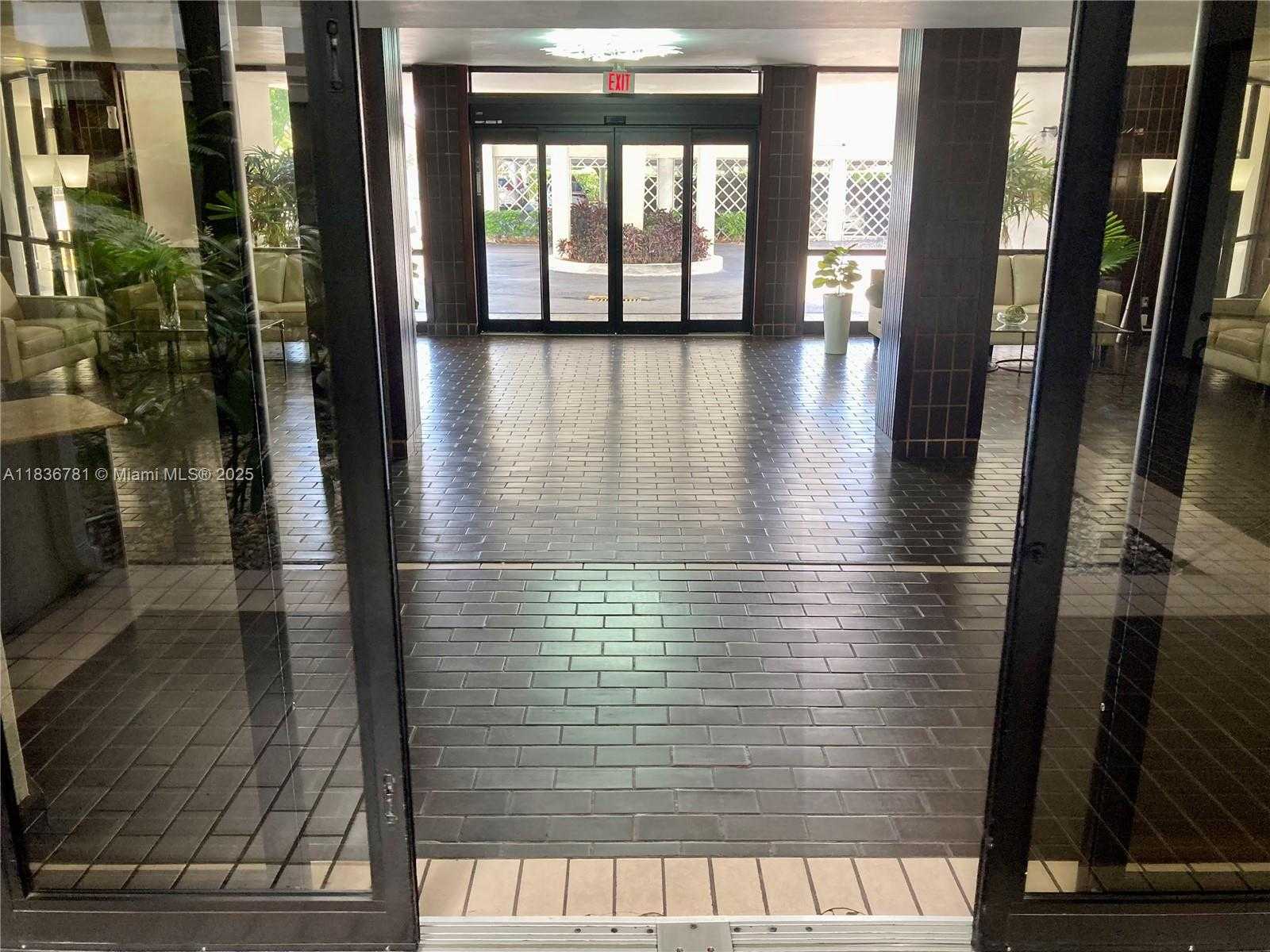 Small Image of 13951 KENDALE LAKES CIR #604-A, Miami Number 18