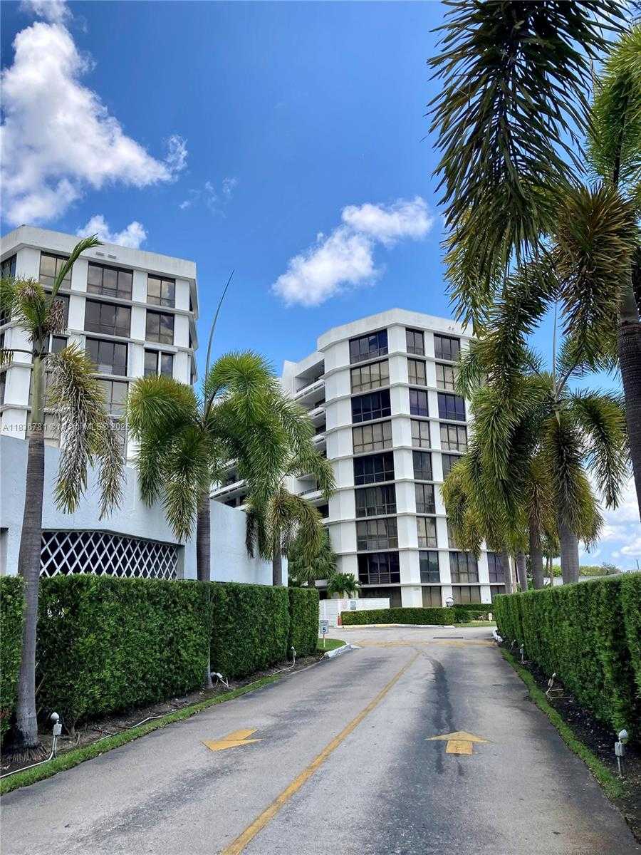 Small Image of 13951 KENDALE LAKES CIR #604-A, Miami Number 2