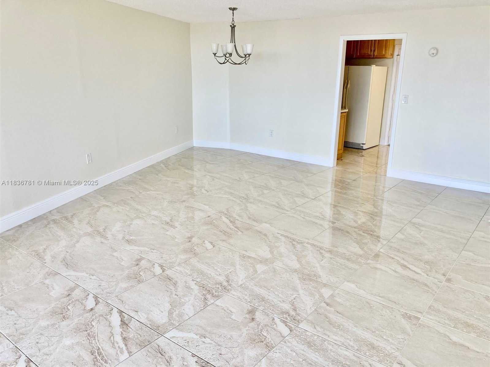 Small Image of 13951 KENDALE LAKES CIR #604-A, Miami Number 7