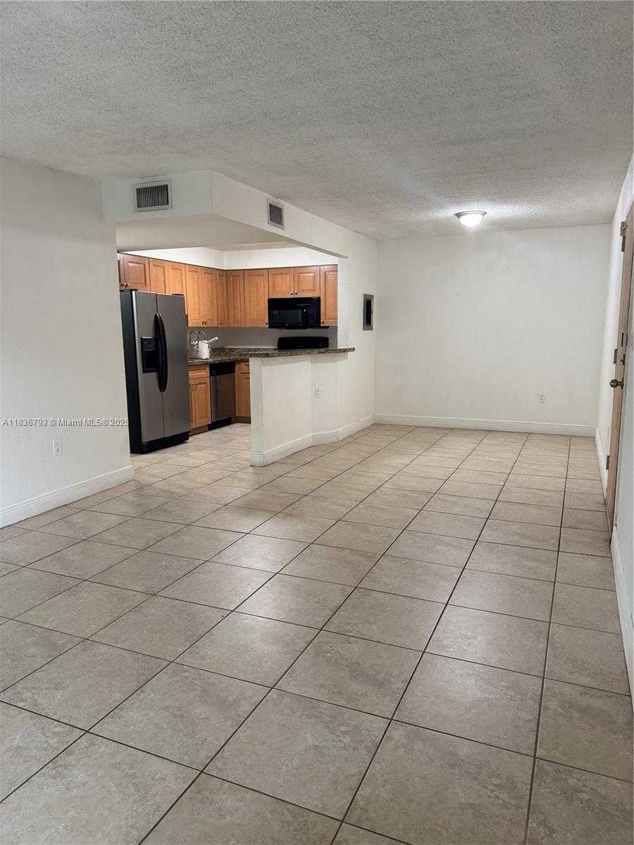 Small Image of 5122 NORTH WEST 79TH AVE #205, Doral Number 3