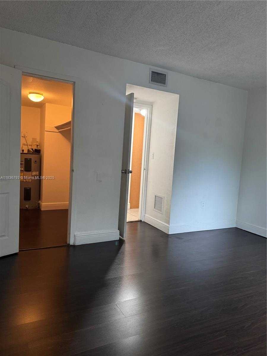 Small Image of 5122 NORTH WEST 79TH AVE #205, Doral Number 4