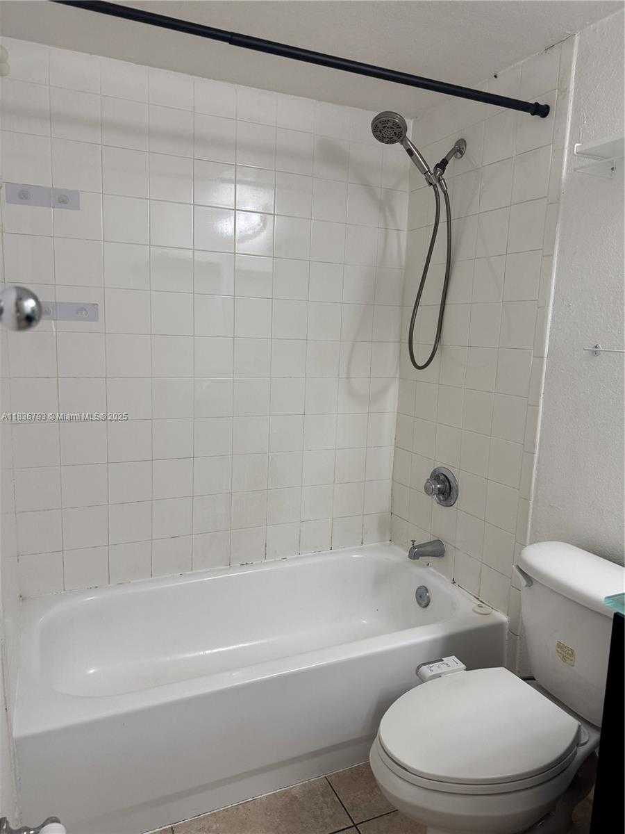 Small Image of 5122 NORTH WEST 79TH AVE #205, Doral Number 8