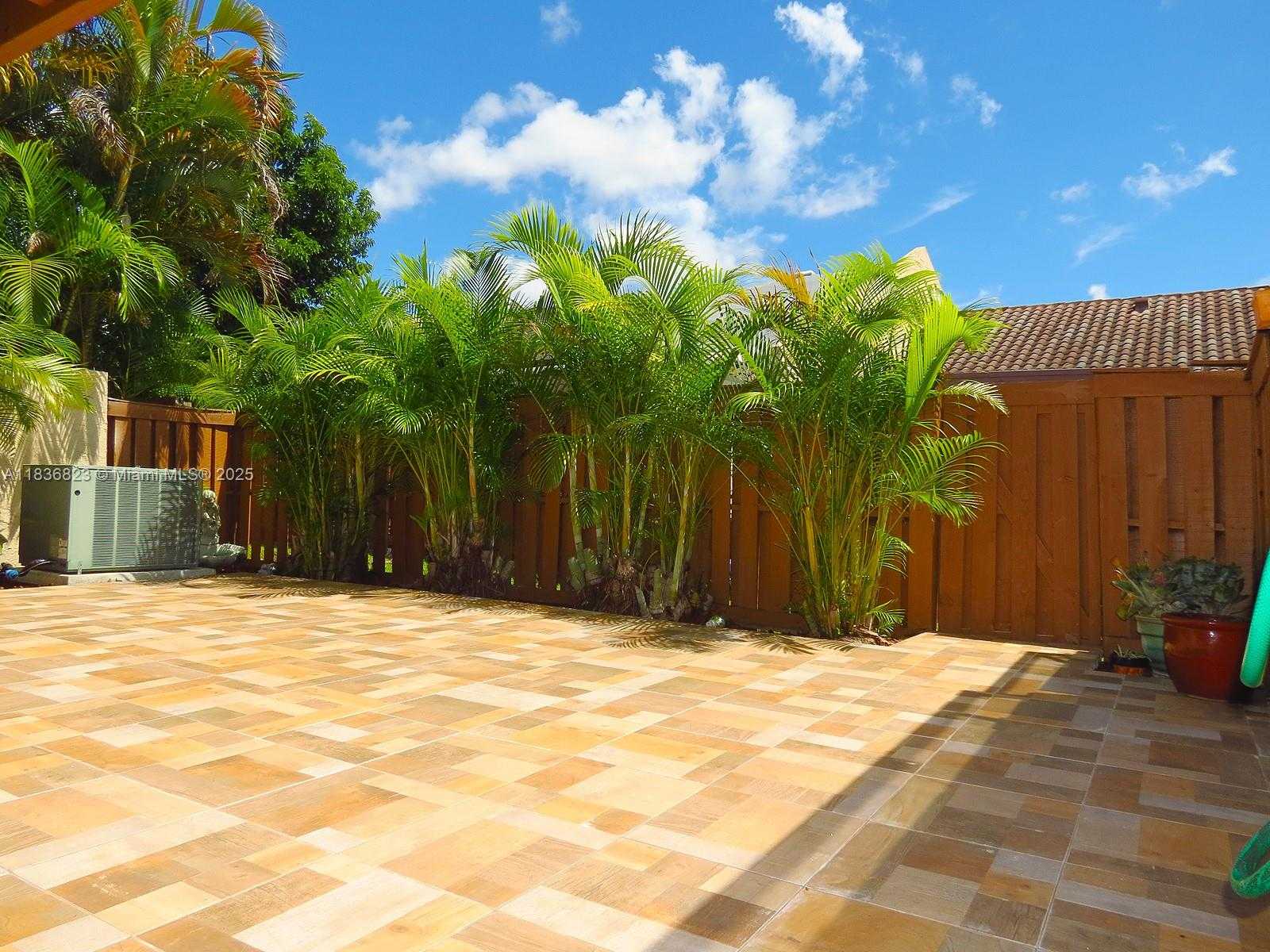 Small Image of 8567 SOUTH WEST 115TH PL #8567, Miami Number 25