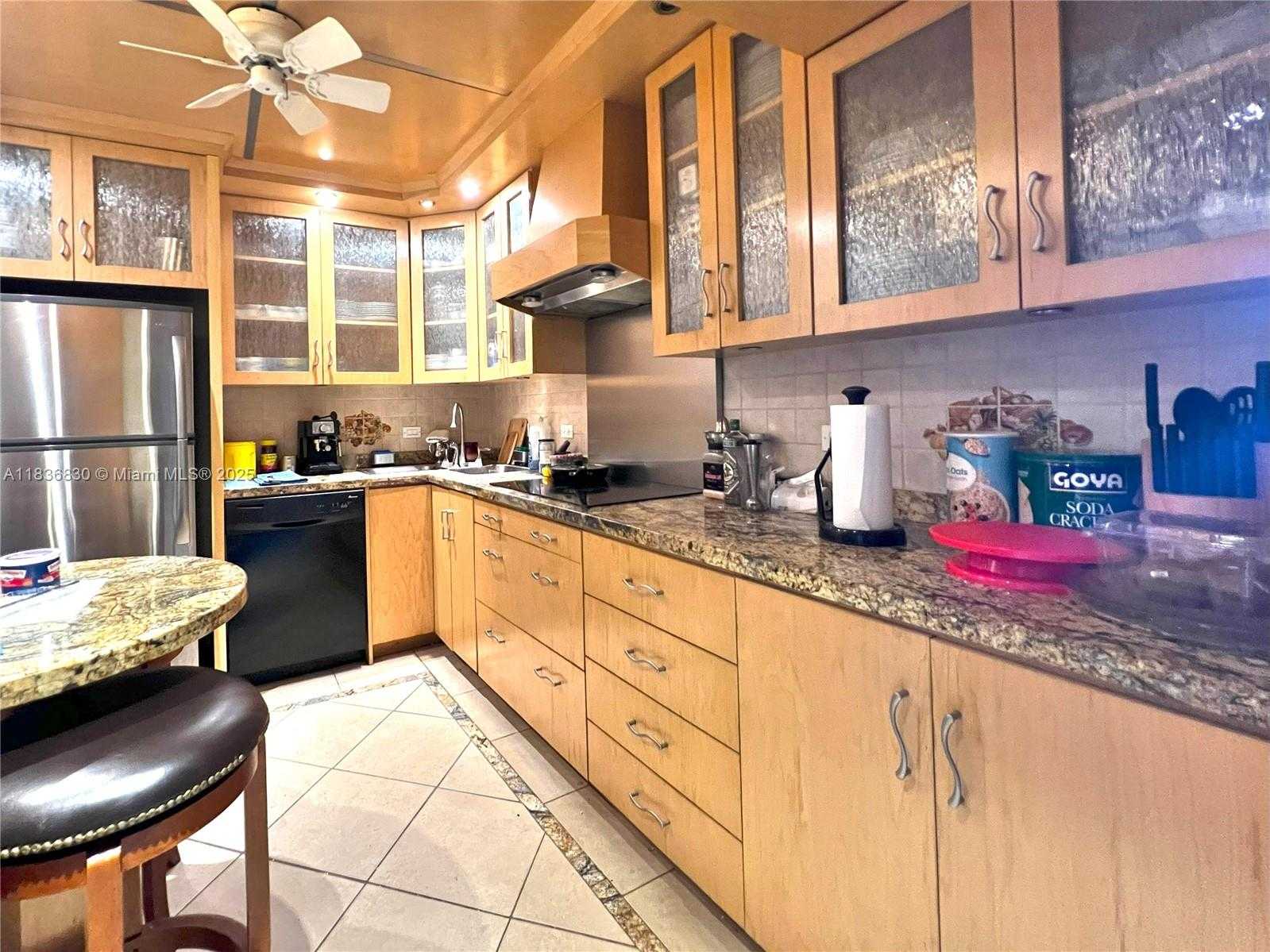 Small Image of 2500 PARKVIEW DR #616, Hallandale Beach Number 4