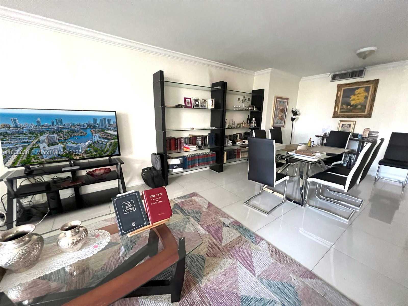 Small Image of 2500 PARKVIEW DR #616, Hallandale Beach Number 6