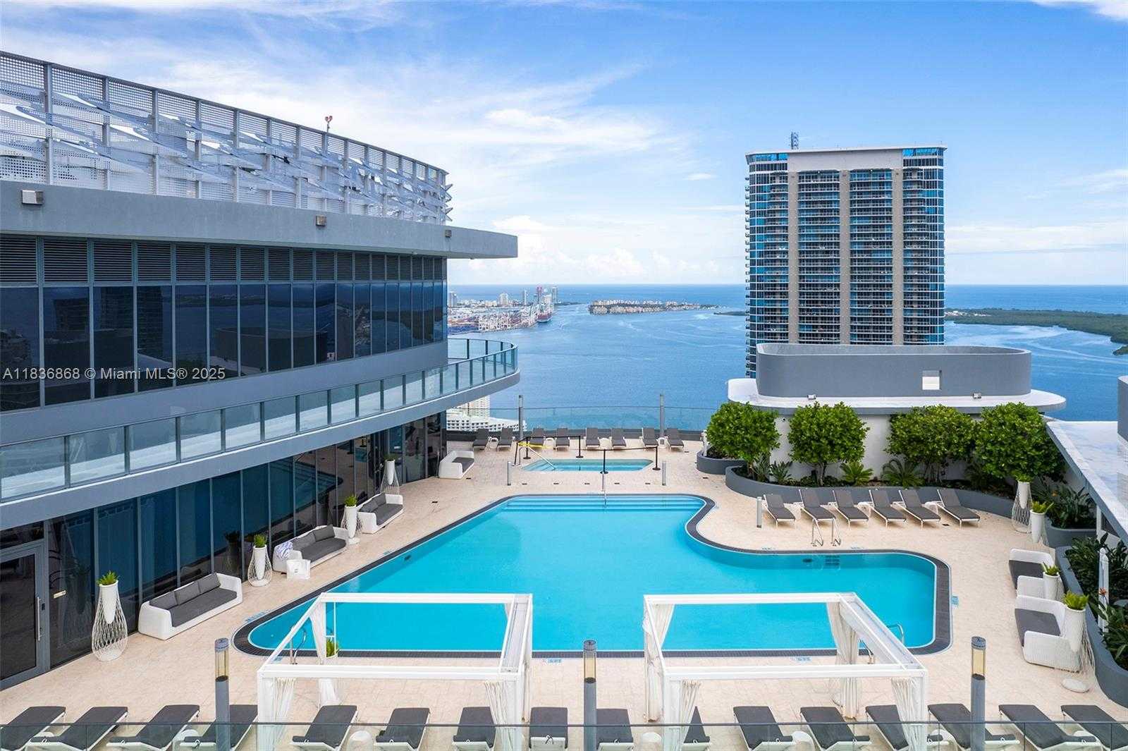 Small Image of 1000 BRICKELL PLZ #PH5307, Miami Number 16