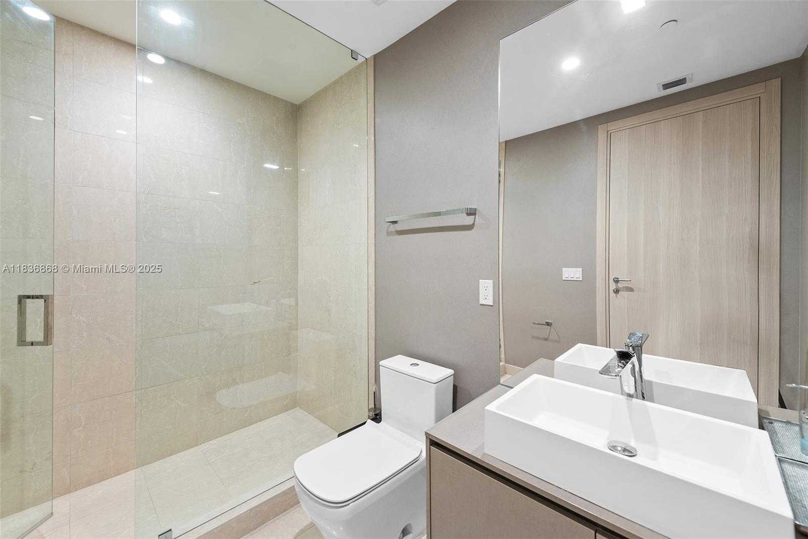 Small Image of 1000 BRICKELL PLZ #PH5307, Miami Number 21
