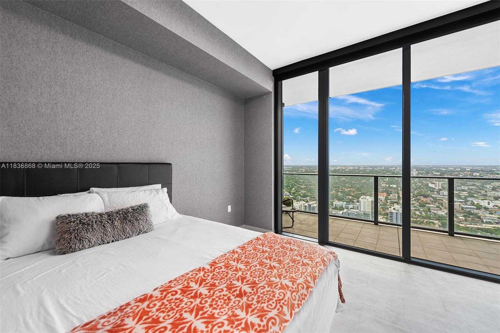Small Image of 1000 BRICKELL PLZ #PH5307, Miami Number 35