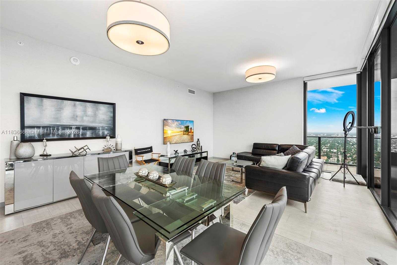 Small Image of 1000 BRICKELL PLZ #PH5307, Miami Number 41