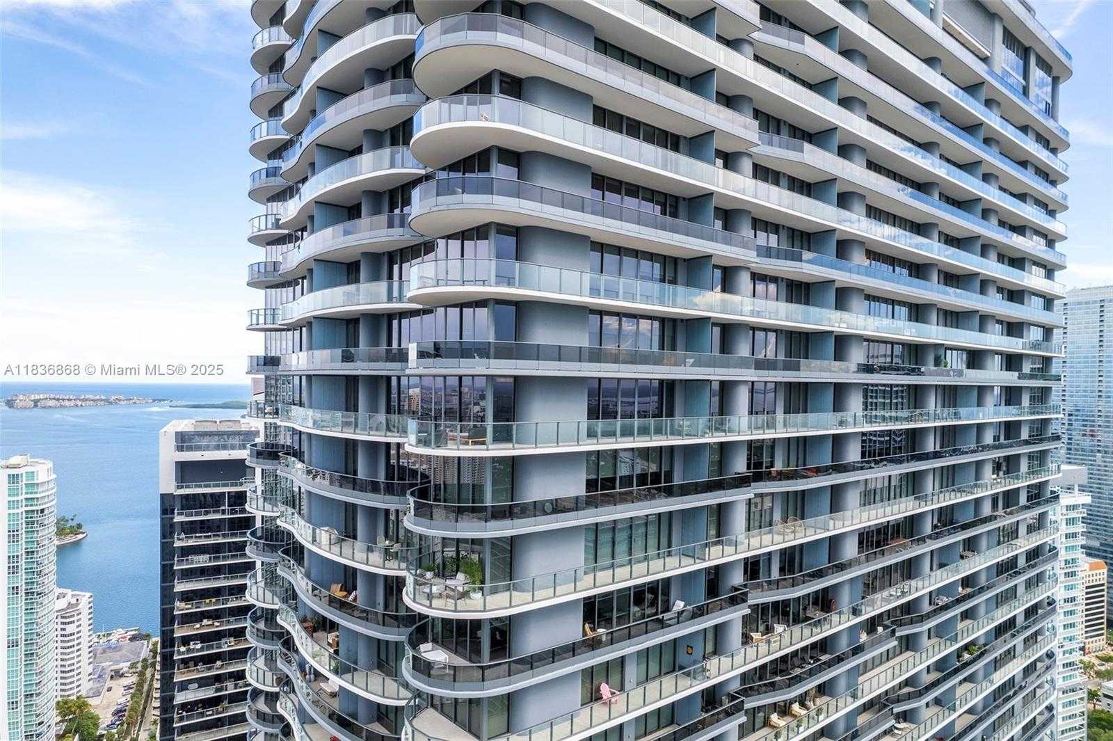 Small Image of 1000 BRICKELL PLZ #PH5307, Miami Number 6