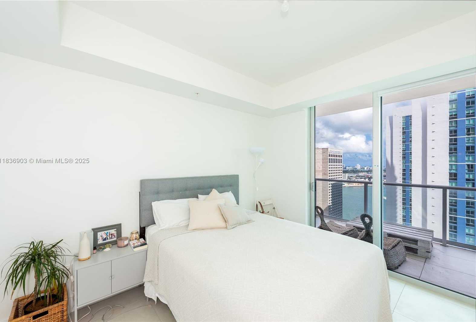 Small Image of 300 SOUTH BISCAYNE BLVD #T-2814, Miami Number 17