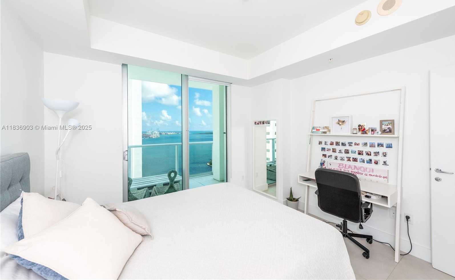 Small Image of 300 SOUTH BISCAYNE BLVD #T-2814, Miami Number 18