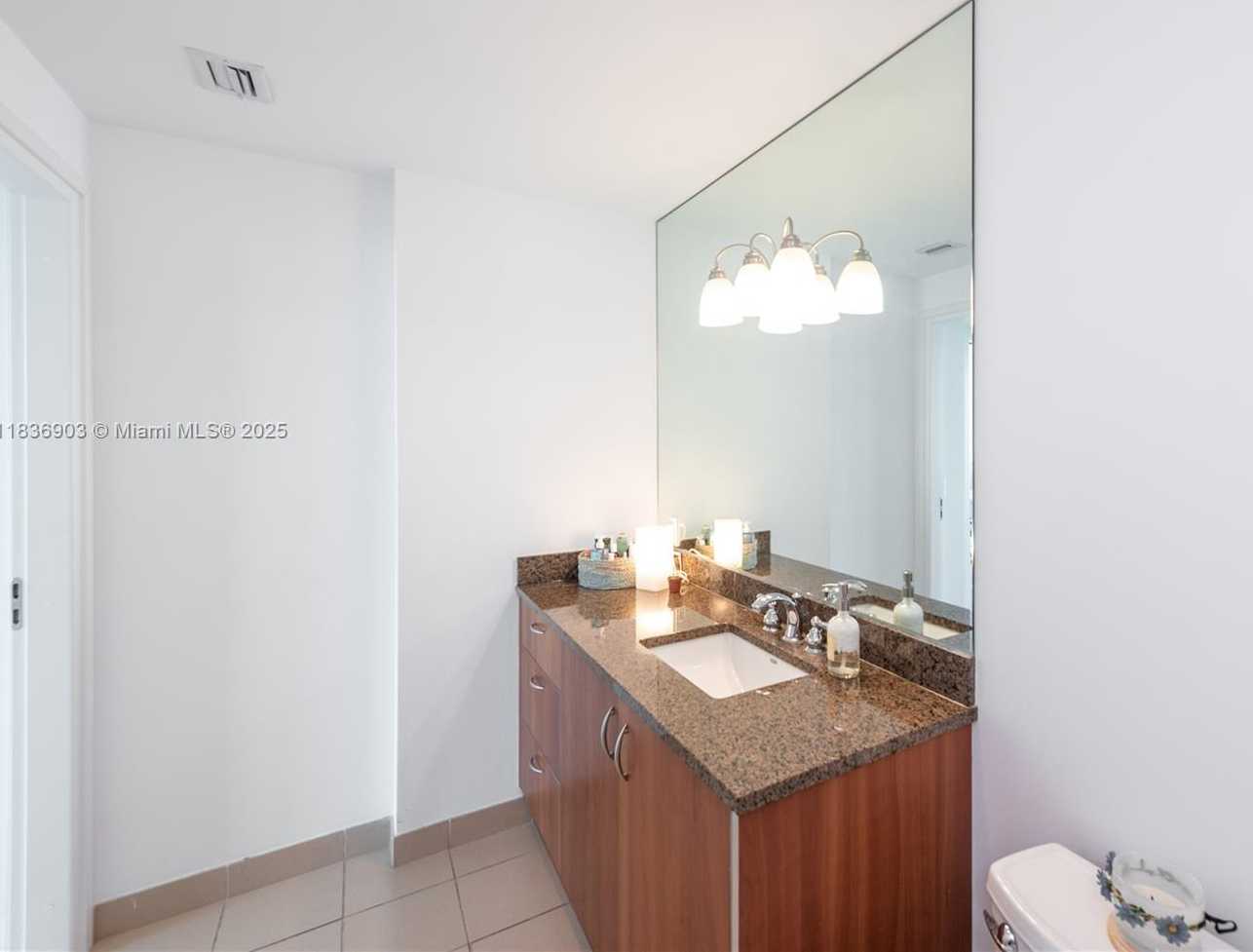 Small Image of 300 SOUTH BISCAYNE BLVD #T-2814, Miami Number 21