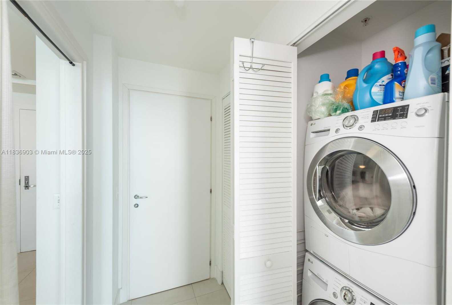 Small Image of 300 SOUTH BISCAYNE BLVD #T-2814, Miami Number 22