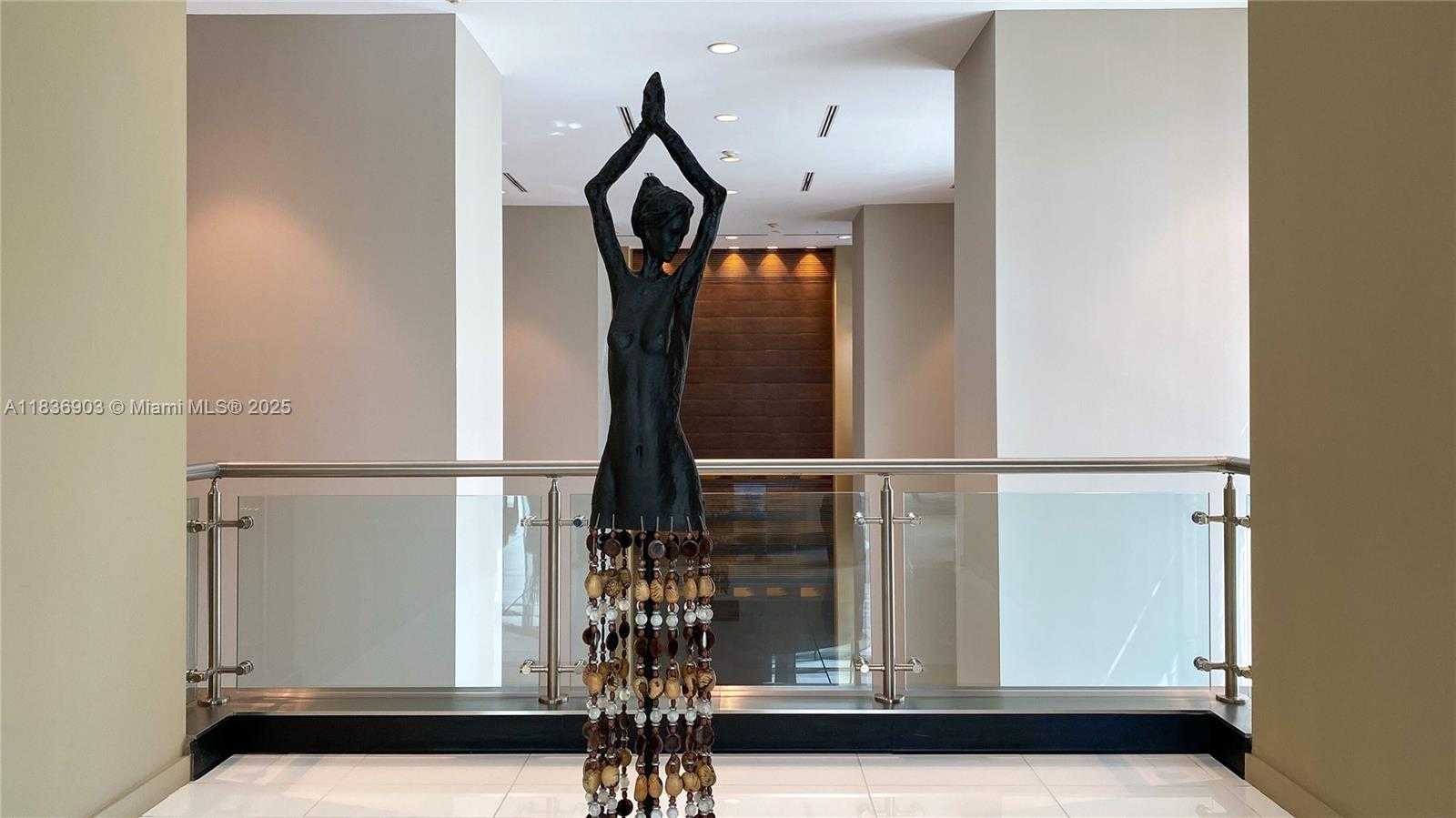 Small Image of 300 SOUTH BISCAYNE BLVD #T-2814, Miami Number 26