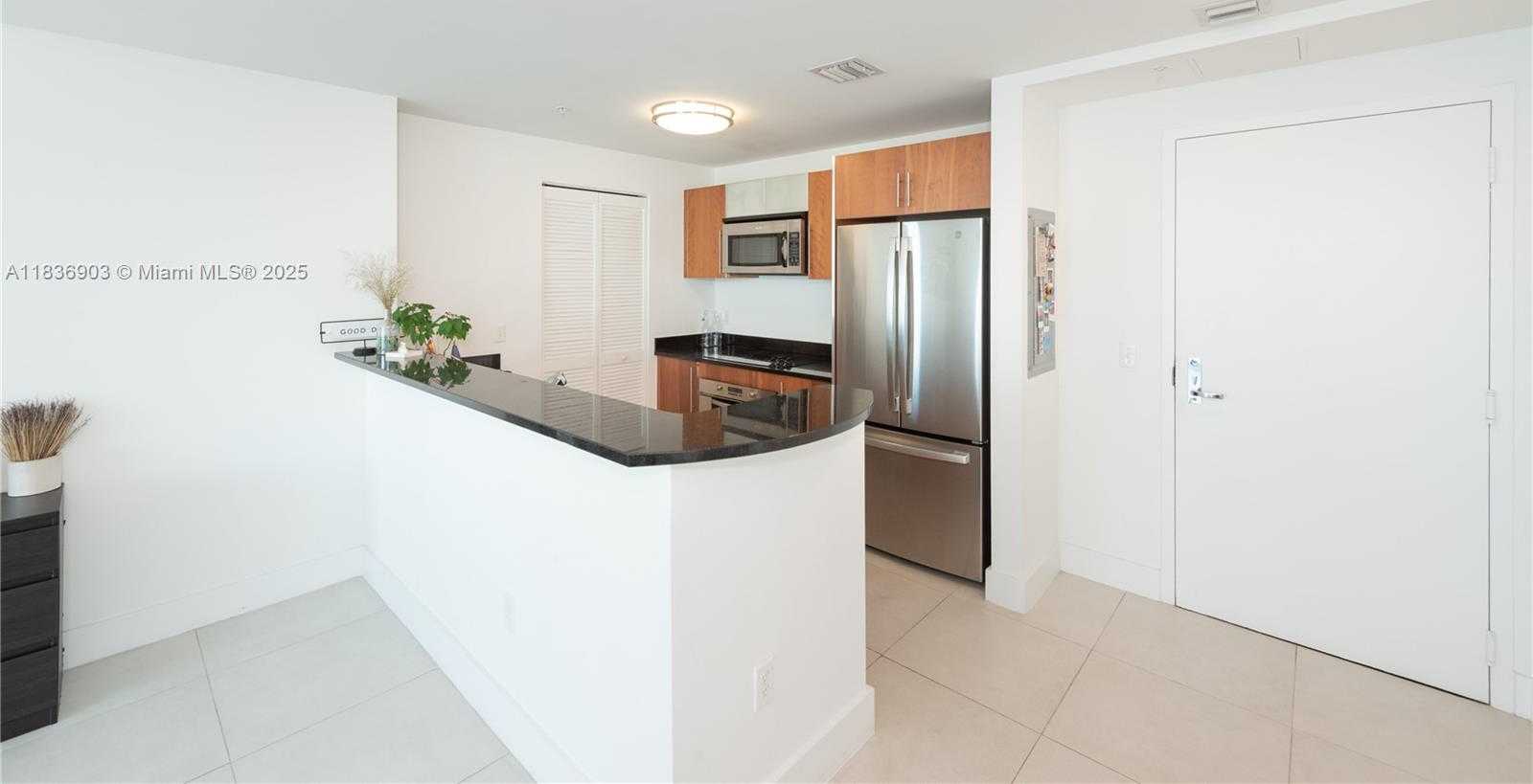 Small Image of 300 SOUTH BISCAYNE BLVD #T-2814, Miami Number 7
