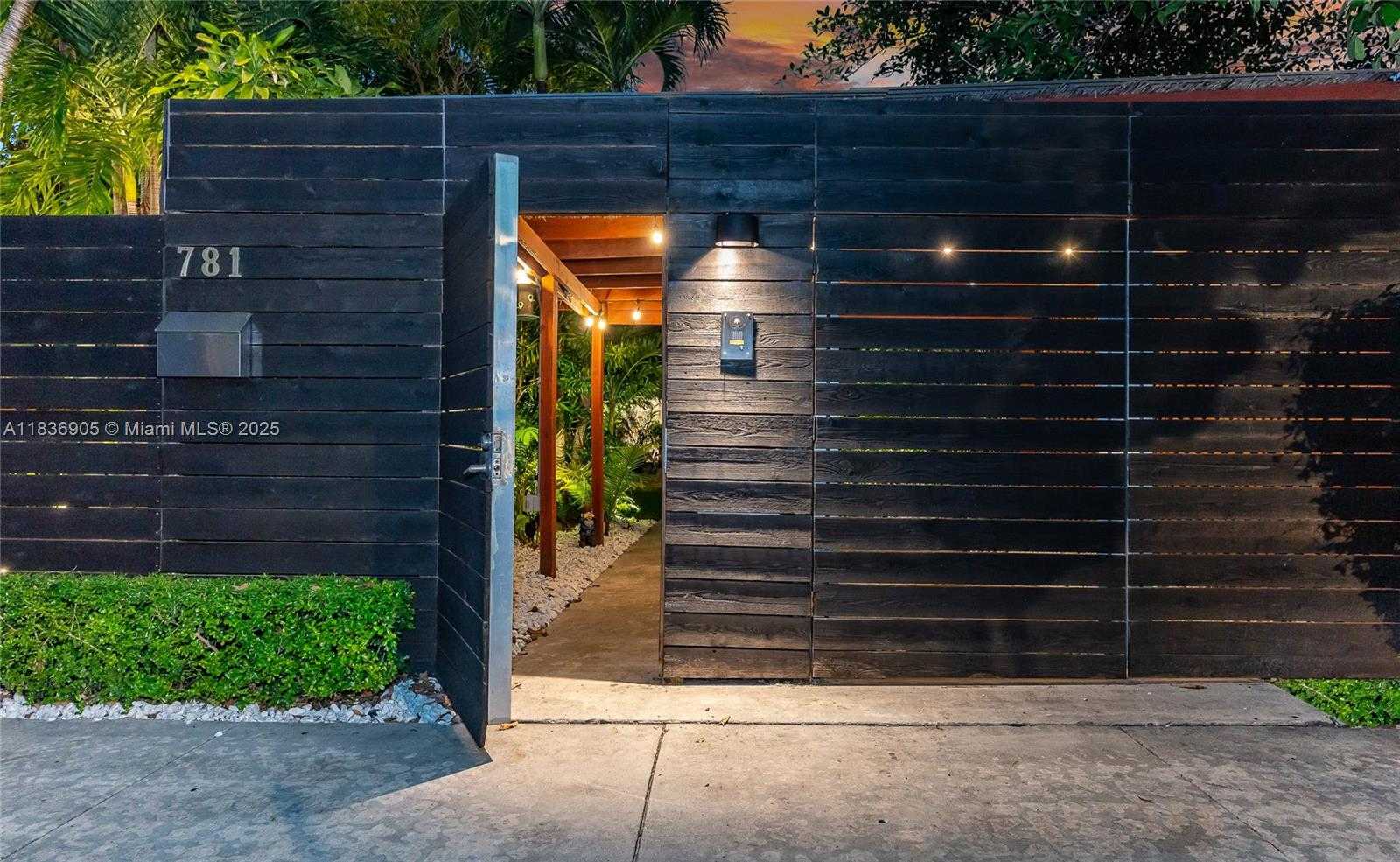 Small Image of 781 NORTH EAST 75TH ST, Miami Number 2