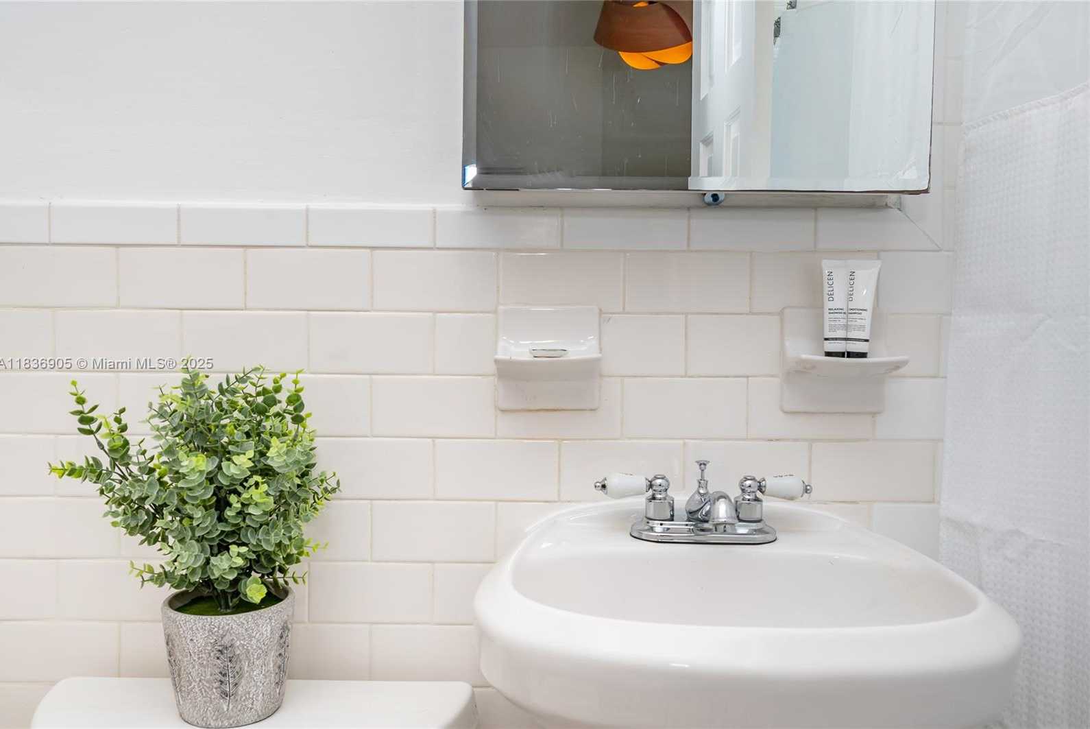 Small Image of 781 NORTH EAST 75TH ST, Miami Number 25