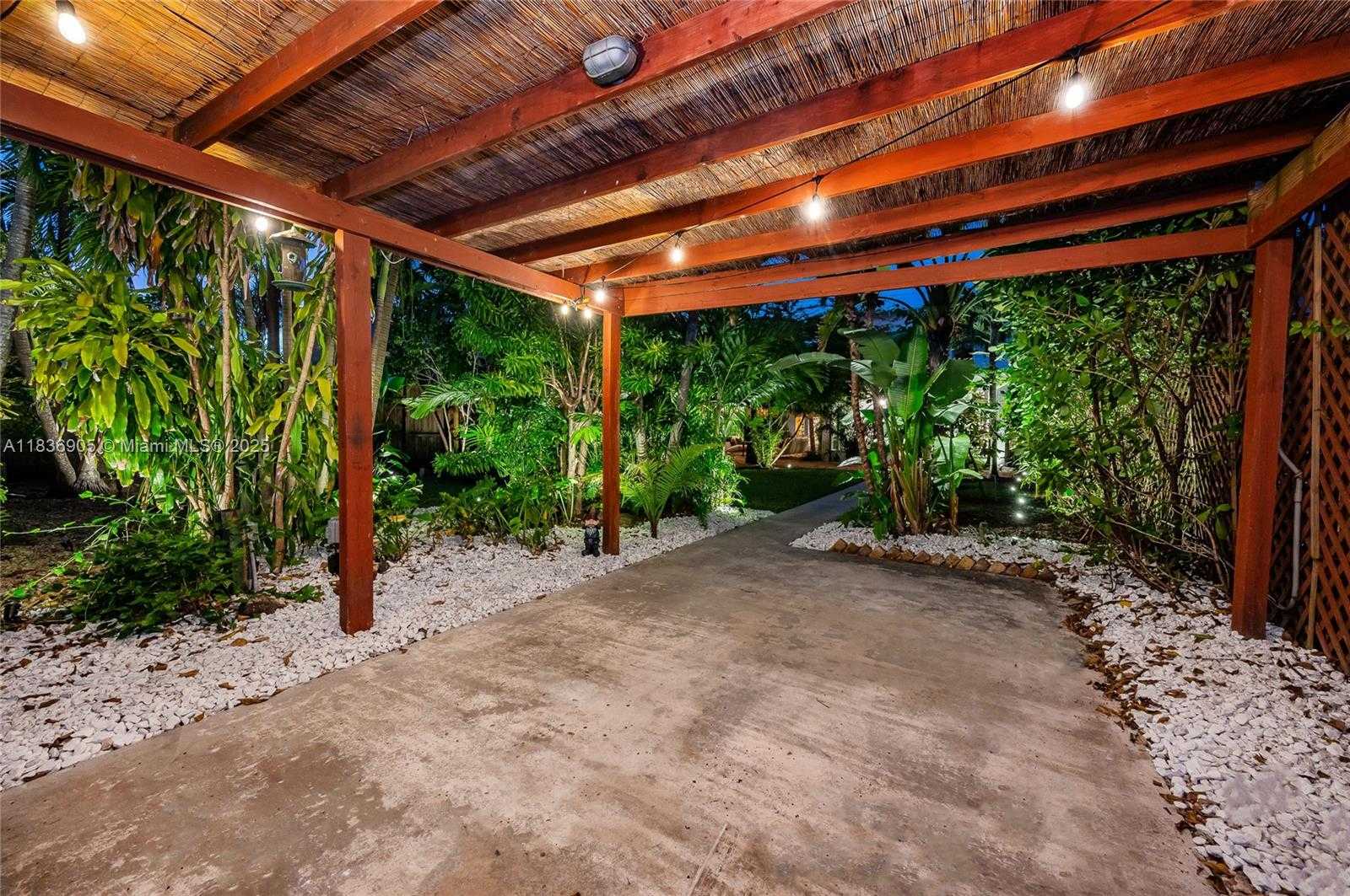 Small Image of 781 NORTH EAST 75TH ST, Miami Number 4