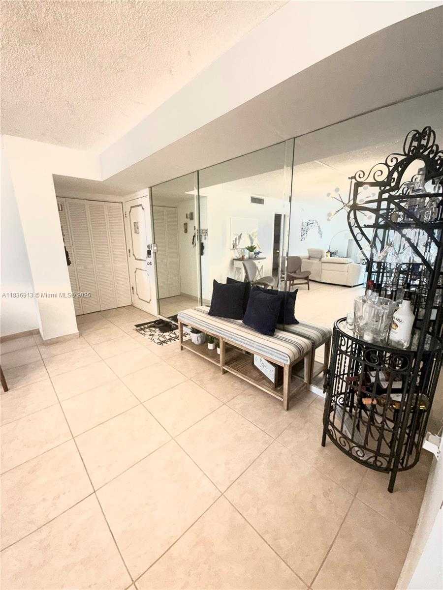 Small Image of 1833 SOUTH OCEAN DR #1707, Hallandale Beach Number 16
