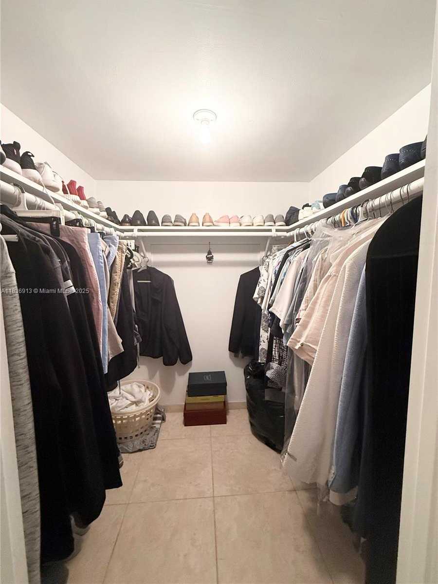 Small Image of 1833 SOUTH OCEAN DR #1707, Hallandale Beach Number 17