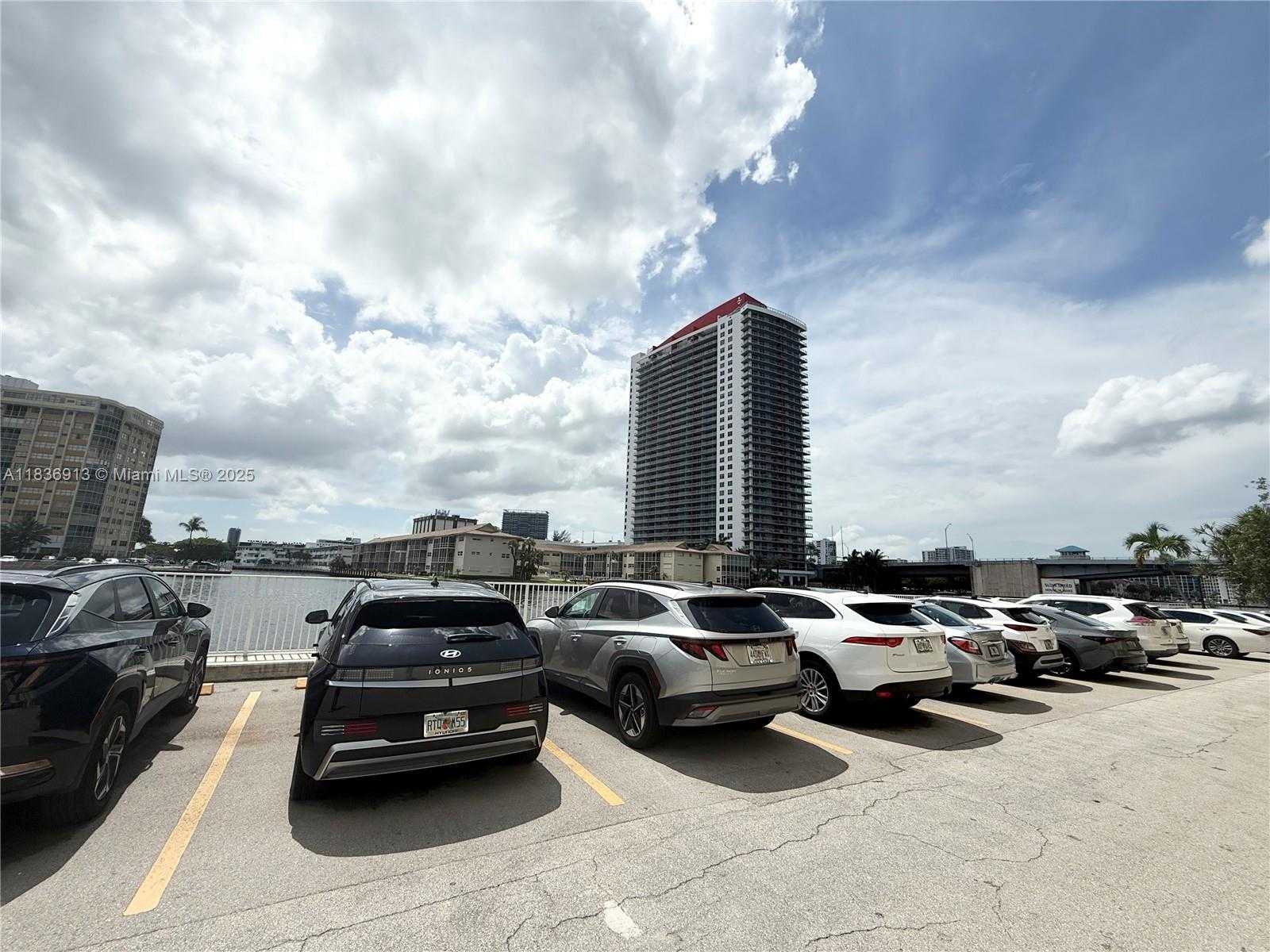 Small Image of 1833 SOUTH OCEAN DR #1707, Hallandale Beach Number 25