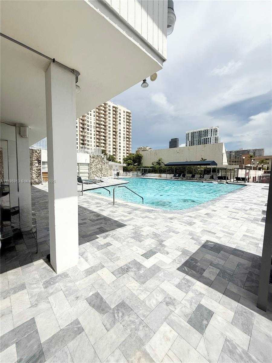 Small Image of 1833 SOUTH OCEAN DR #1707, Hallandale Beach Number 26