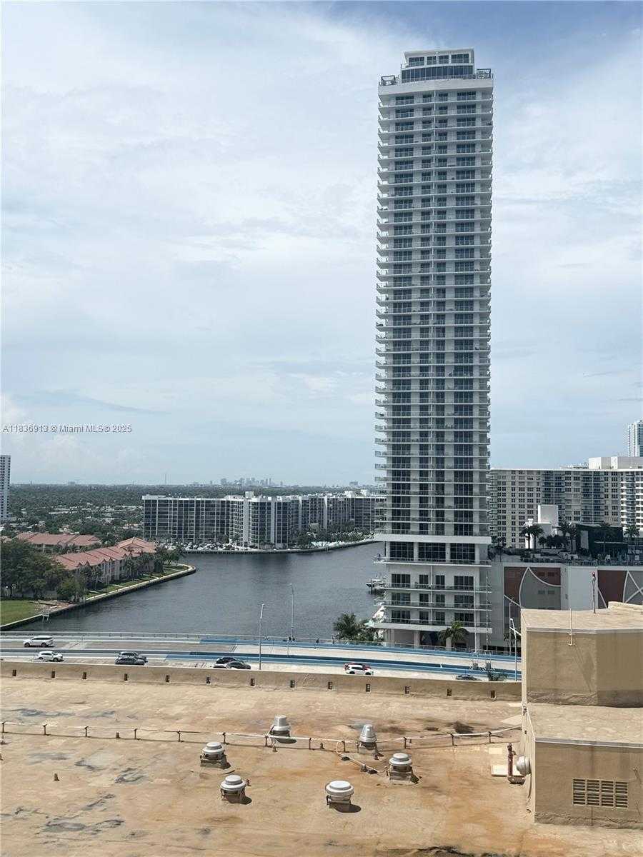 Small Image of 1833 SOUTH OCEAN DR #1707, Hallandale Beach Number 3