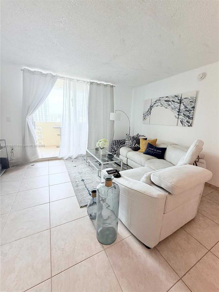 Small Image of 1833 SOUTH OCEAN DR #1707, Hallandale Beach Number 7