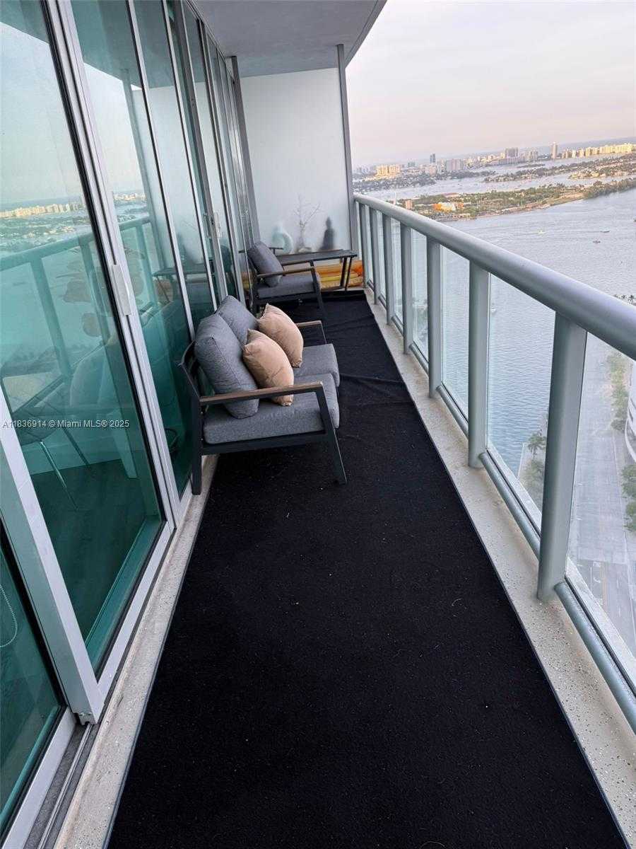 Small Image of 888 BISCAYNE BLVD #3901, Miami Number 11