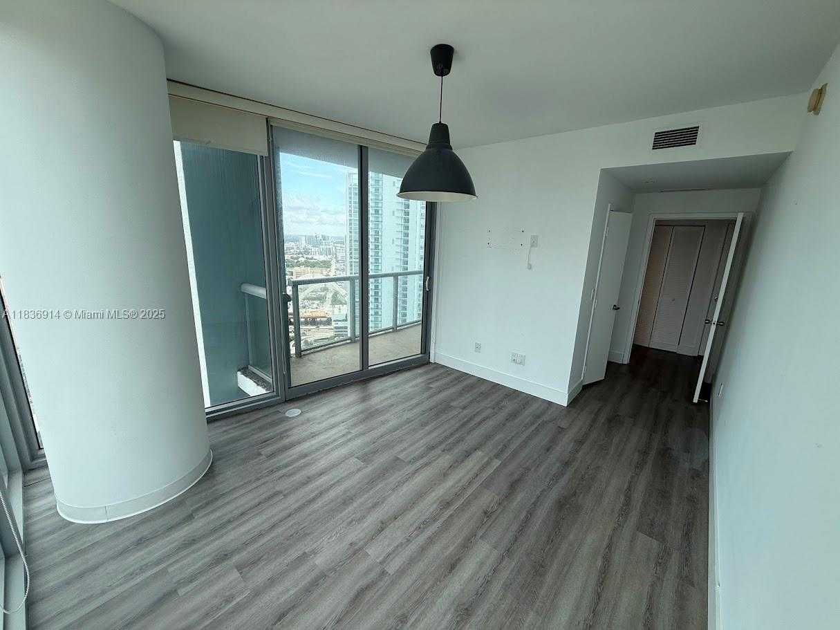 Small Image of 888 BISCAYNE BLVD #3901, Miami Number 16