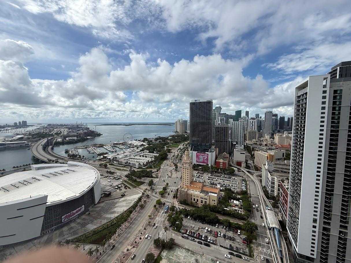 Small Image of 888 BISCAYNE BLVD #3901, Miami Number 31