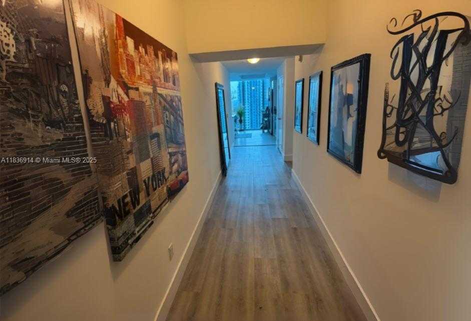 Small Image of 888 BISCAYNE BLVD #3901, Miami Number 4