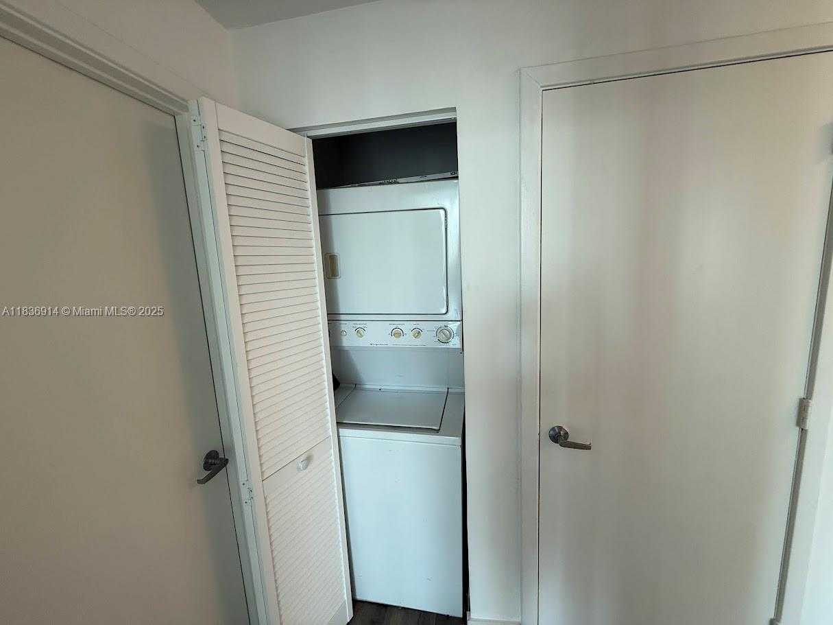 Small Image of 888 BISCAYNE BLVD #3901, Miami Number 40