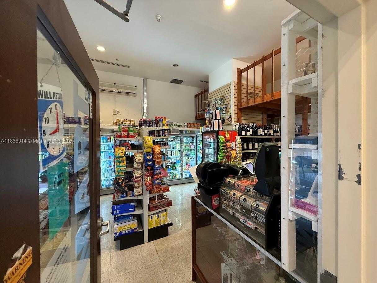 Small Image of 888 BISCAYNE BLVD #3901, Miami Number 41