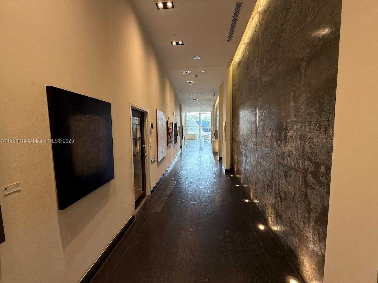 Small Image of 888 BISCAYNE BLVD #3901, Miami Number 42