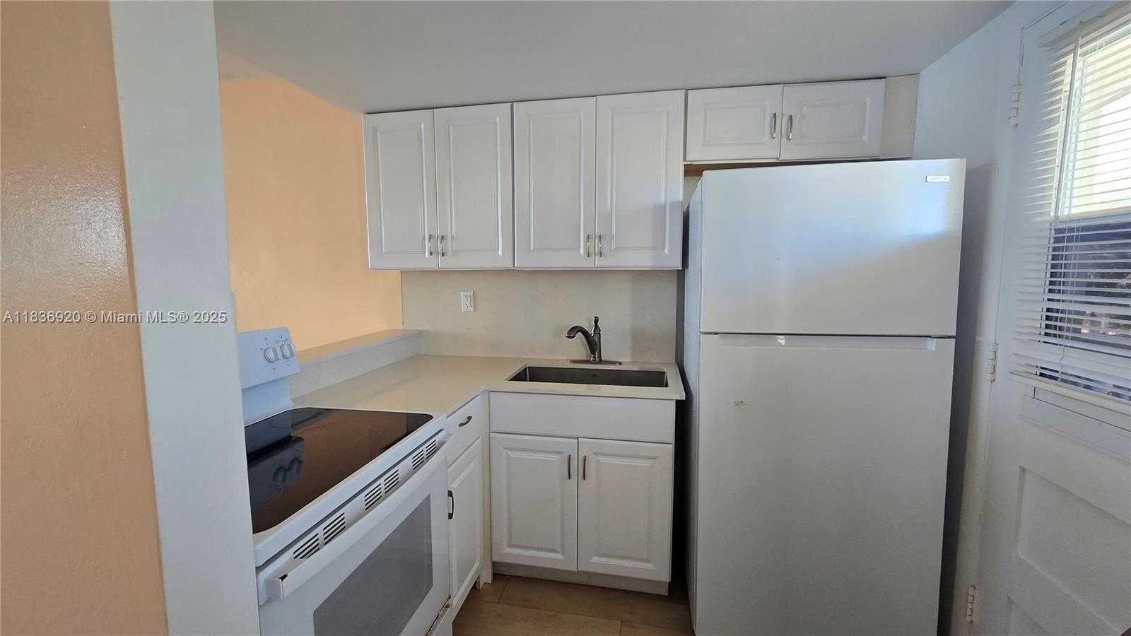 Small Image of 2920 POINT EAST DR #N309, Aventura Number 12