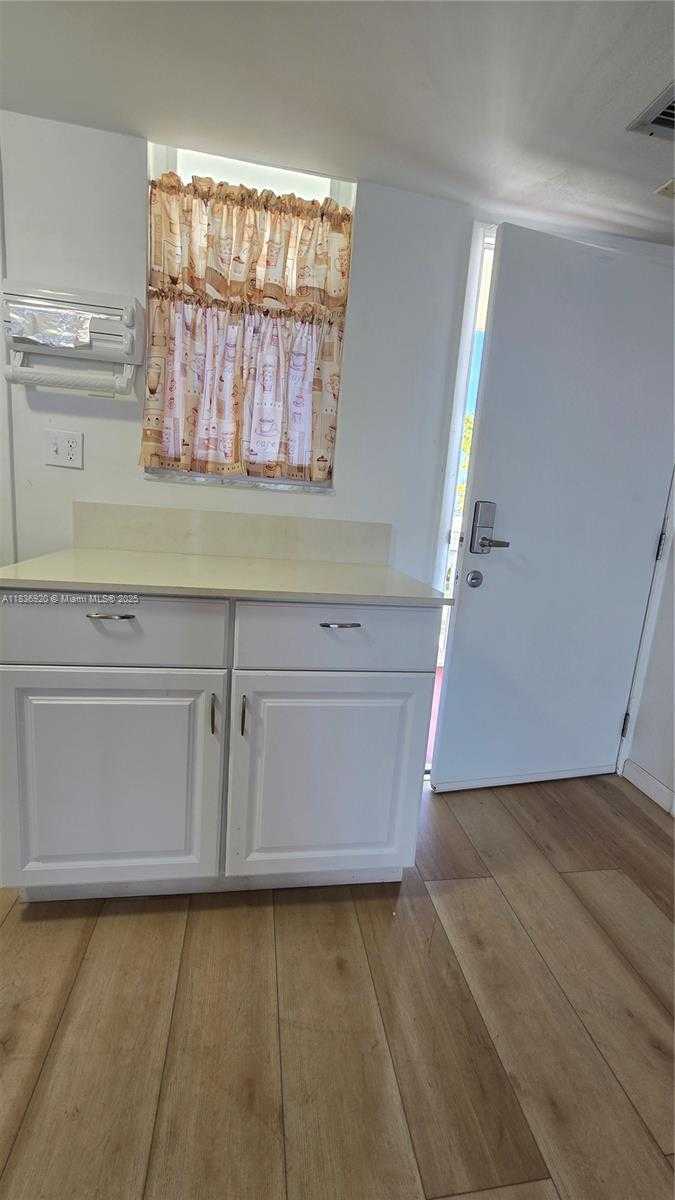 Small Image of 2920 POINT EAST DR #N309, Aventura Number 18