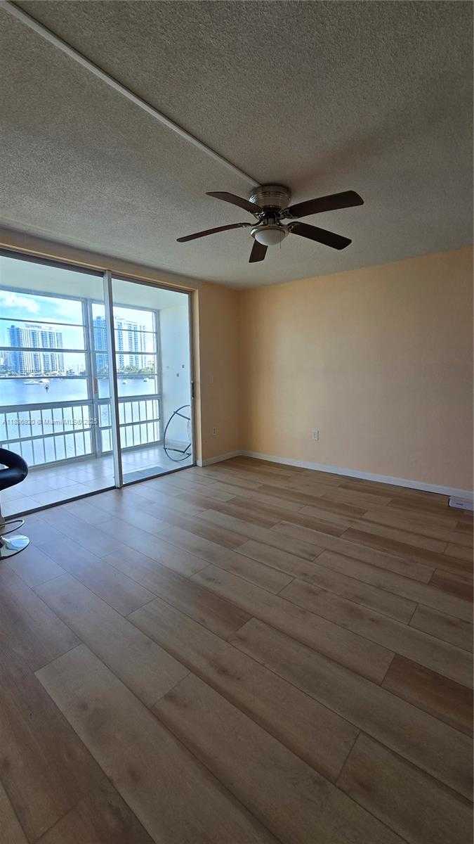 Small Image of 2920 POINT EAST DR #N309, Aventura Number 20