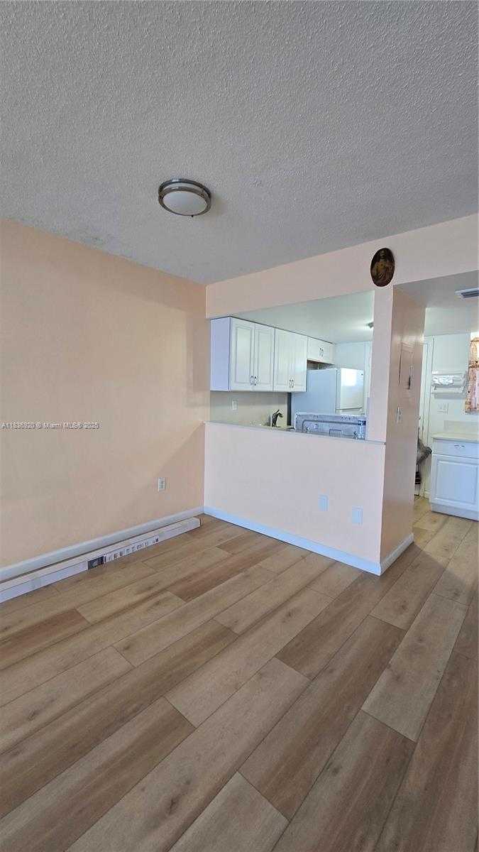Small Image of 2920 POINT EAST DR #N309, Aventura Number 21