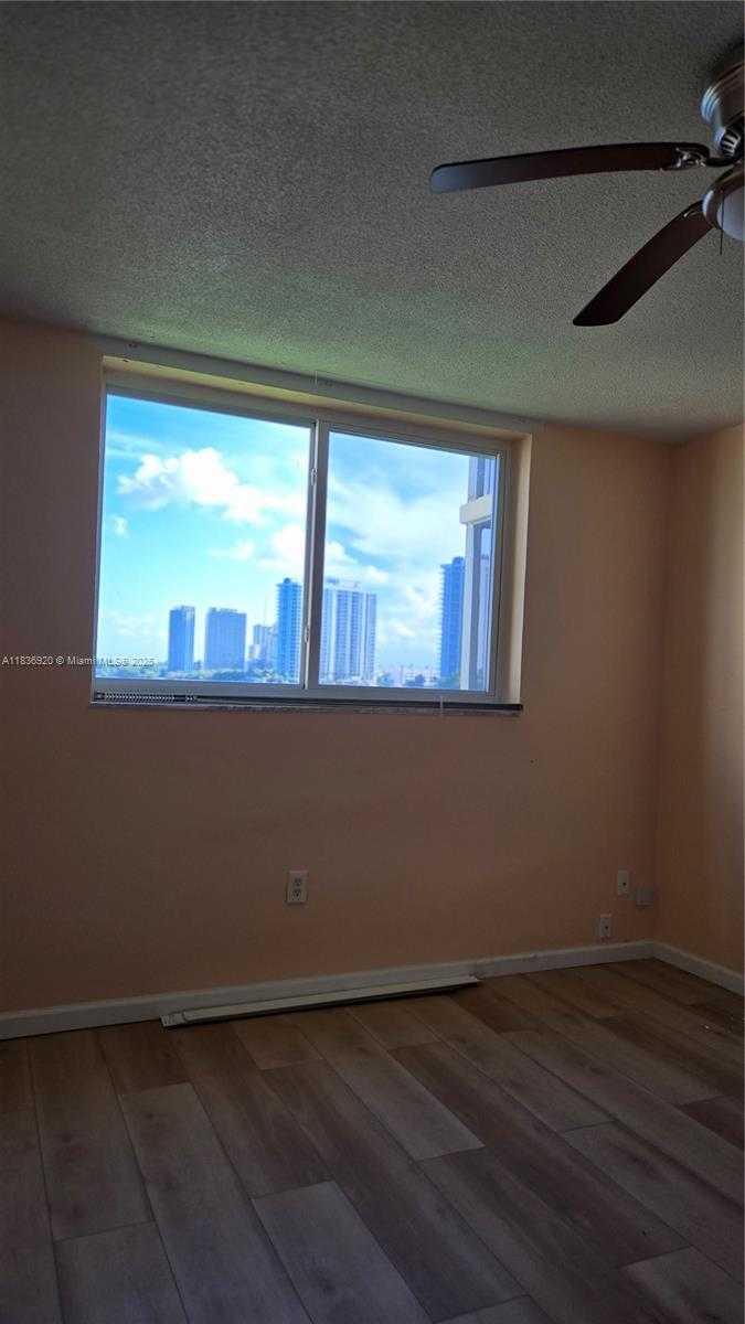 Small Image of 2920 POINT EAST DR #N309, Aventura Number 5