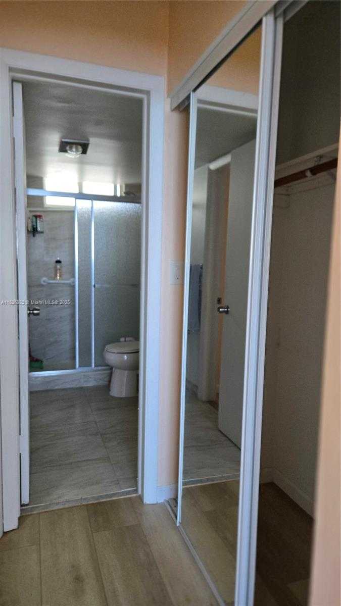 Small Image of 2920 POINT EAST DR #N309, Aventura Number 6