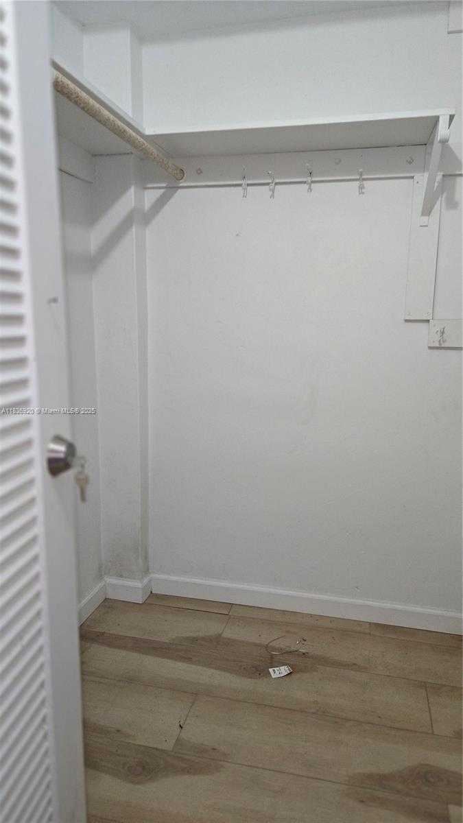 Small Image of 2920 POINT EAST DR #N309, Aventura Number 7