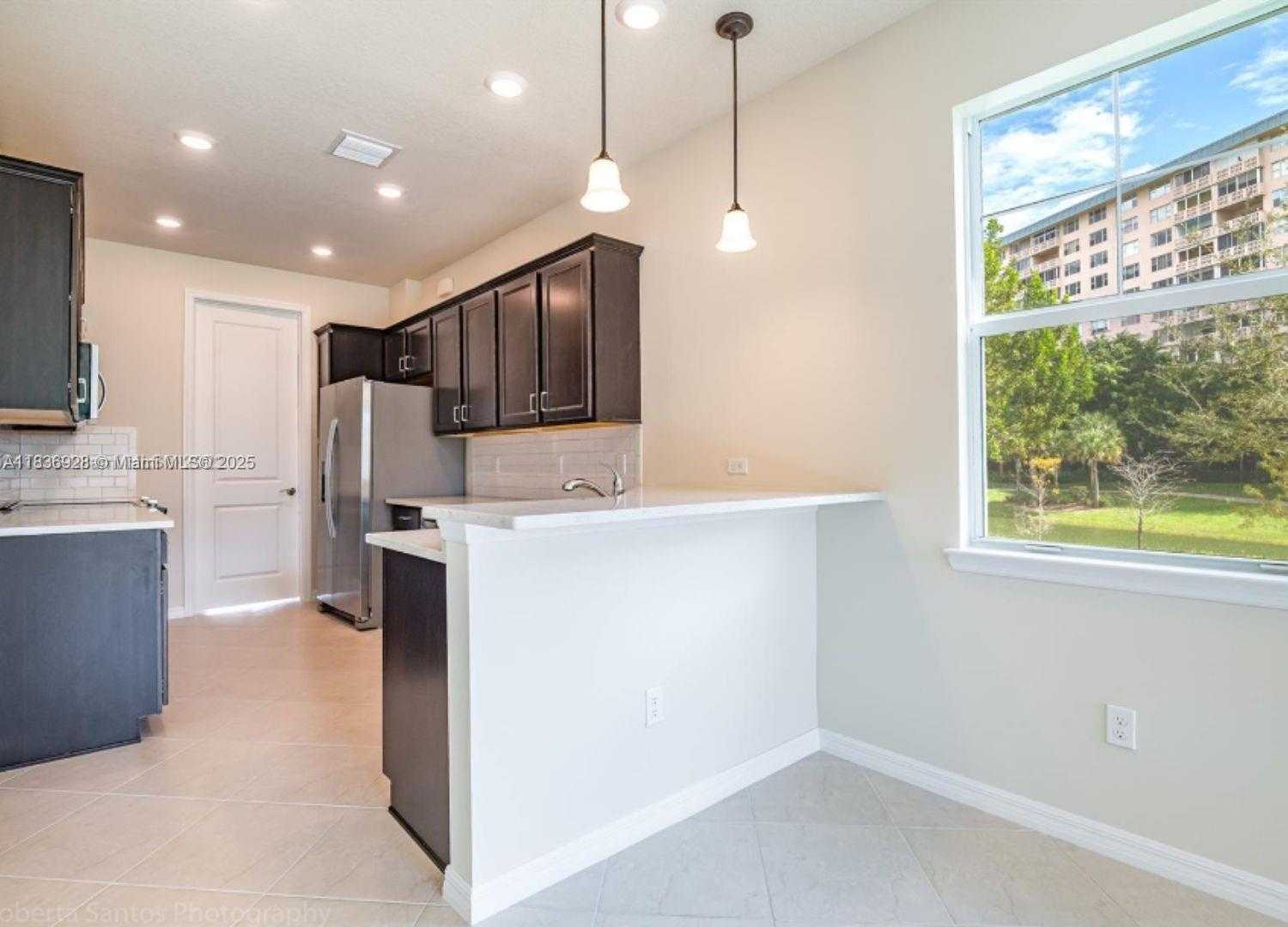 Small Image of 3932 LONG LEAF LANE #1, Hollywood Number 15