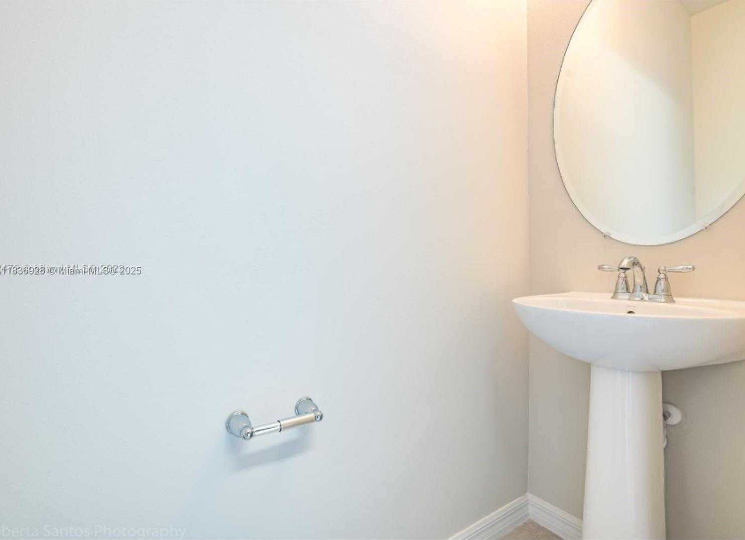 Small Image of 3932 LONG LEAF LANE #1, Hollywood Number 18