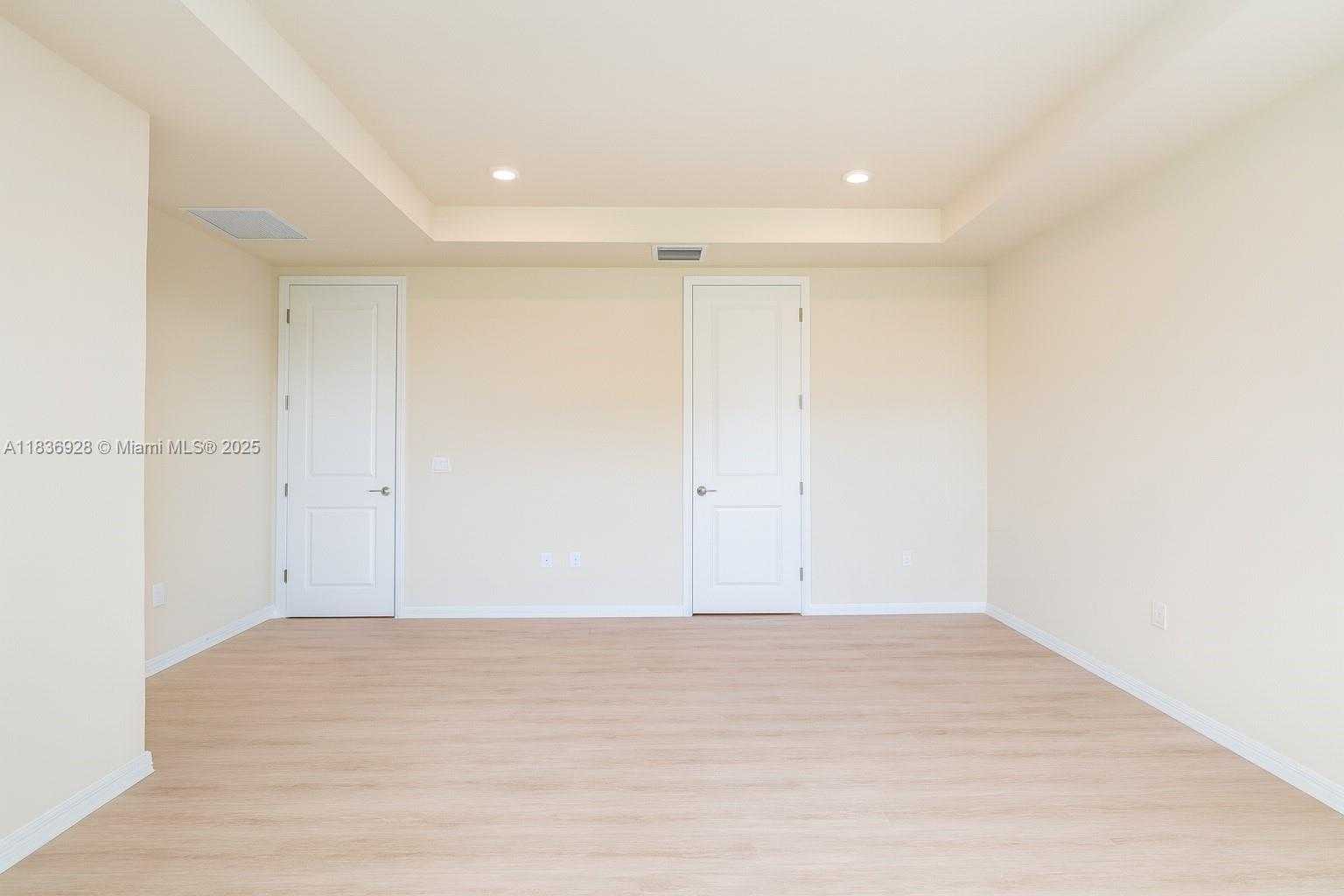 Small Image of 3932 LONG LEAF LANE #1, Hollywood Number 22