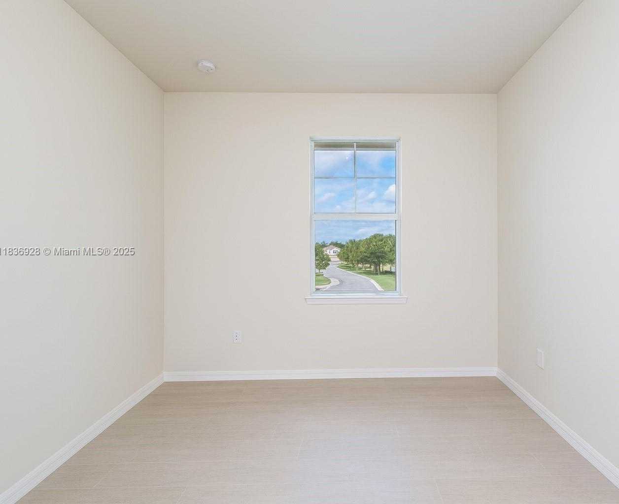 Small Image of 3932 LONG LEAF LANE #1, Hollywood Number 28