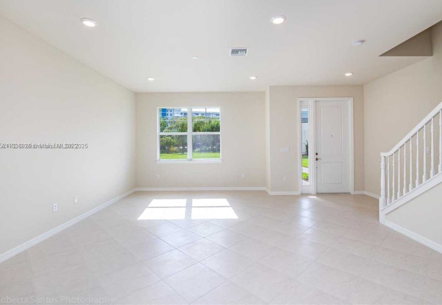 Small Image of 3932 LONG LEAF LANE #1, Hollywood Number 7