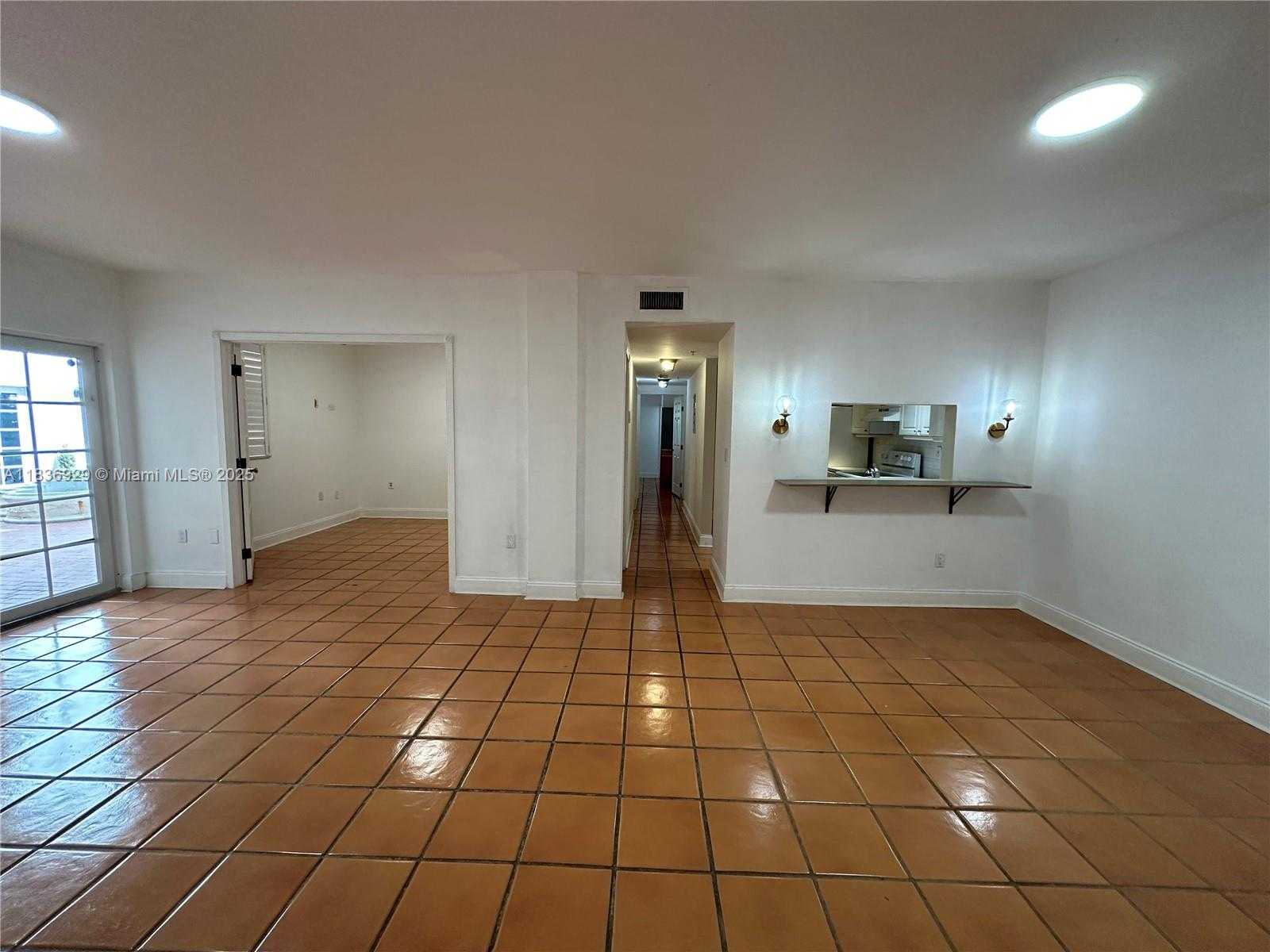 Small Image of 323 NAVARRE AVE #103, Coral Gables Number 14